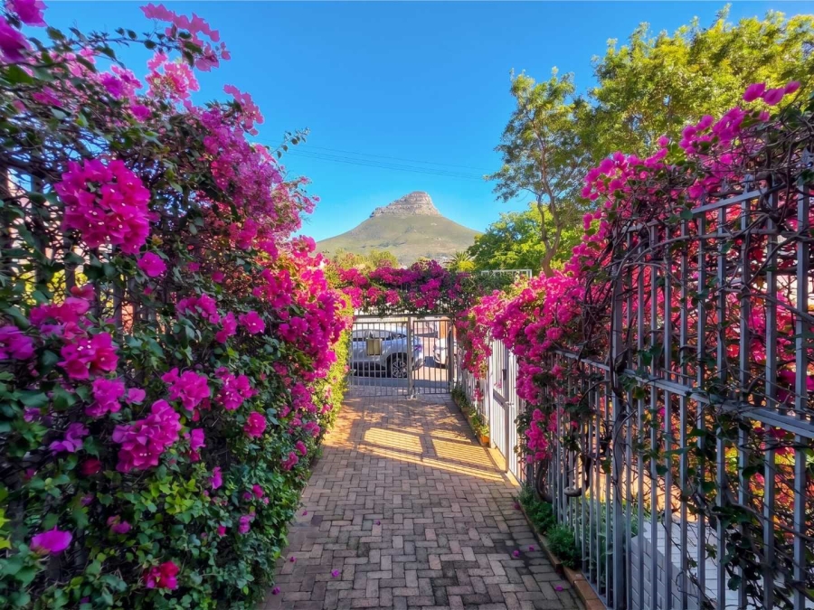 2 Bedroom Property for Sale in Oranjezicht Western Cape